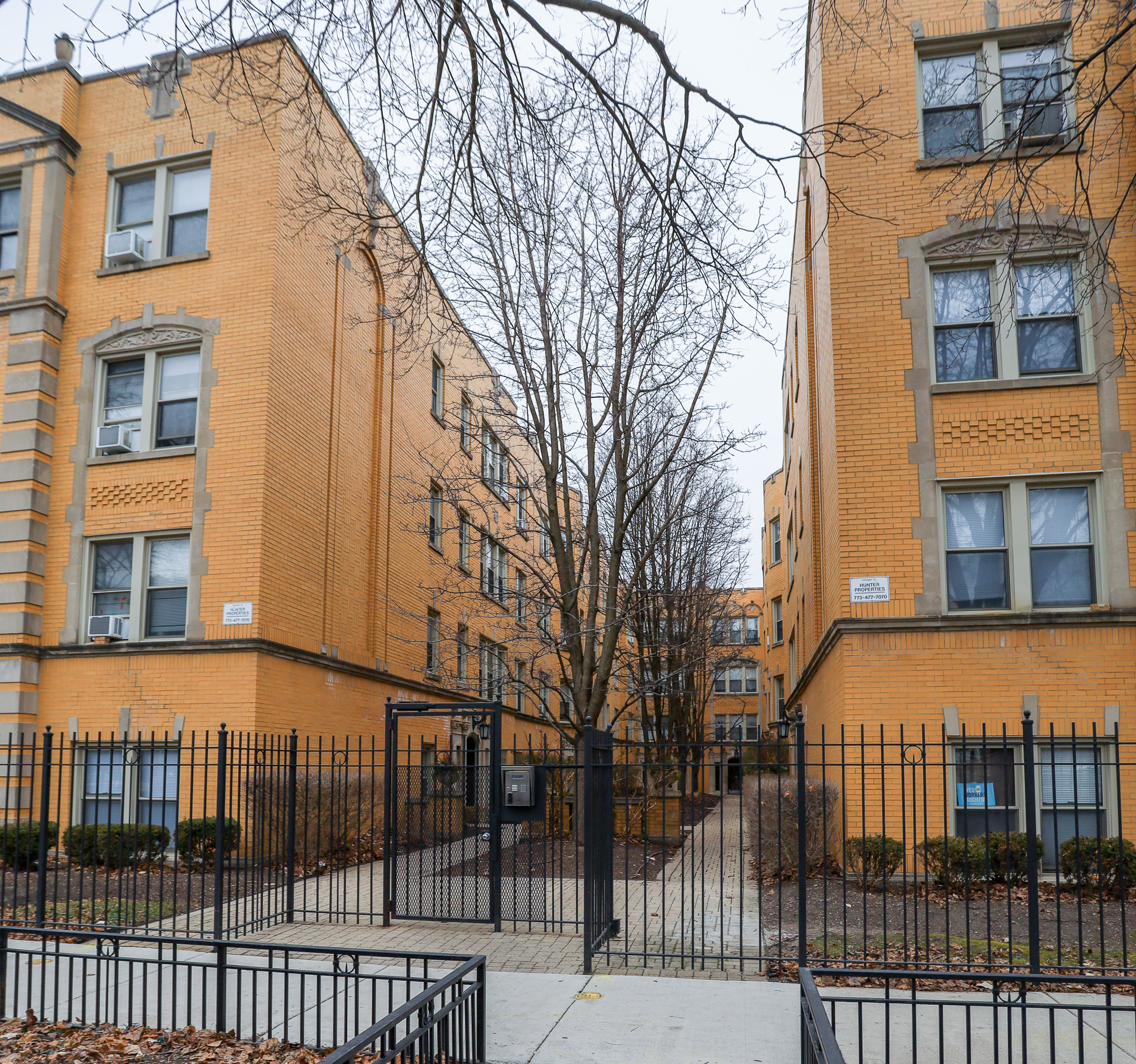 Historic Vintage Courtyard Multifamily Community in Hyde Park Managed by Hunter Properties